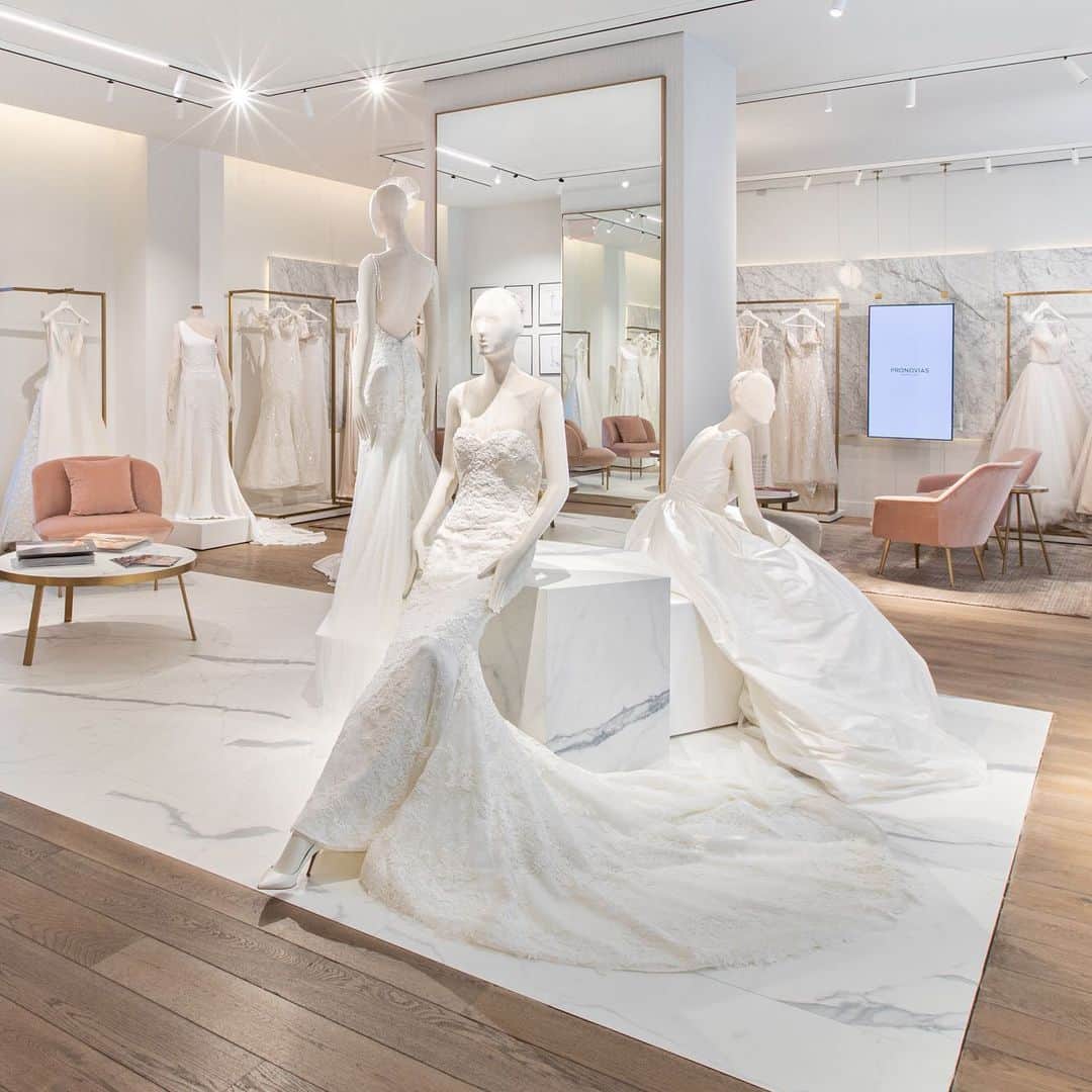 Pronoviasさんのインスタグラム写真 - (PronoviasInstagram)「✨Ready for tonight’s event to celebrate the relocation of our flagship store in NYC 📍45 E 58th Street. Keep tuned on our Stories! #PronoviasNYC #PronoviasGrandReveal Photos: @federicarlet」6月28日 2時57分 - pronovias