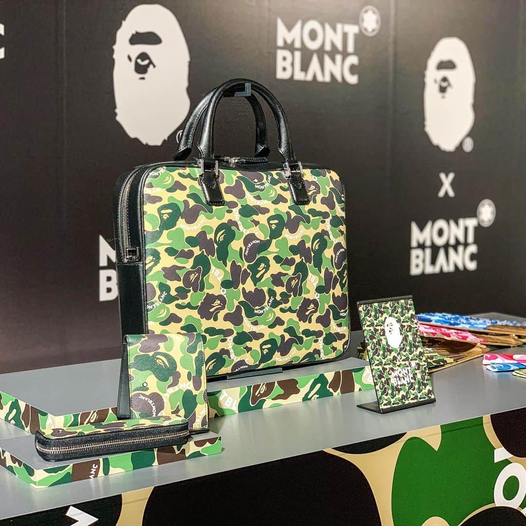 サマンサ麻里子さんのインスタグラム写真 - (サマンサ麻里子Instagram)「A BATHING APE x MONT BLANC のコラボレーションラインが発表されるということで、MONT BLANC銀座店のレセプションパーティーにお邪魔してきました！普段のMONT BLANCとはまた違うストリートな感じが好き🖤 Loved the new collection by A BATHING APE x MONT BLANC! Thanks for having me 🖤 . . . #bapemontblanc #bapexmontblanc #montblanc #abathingape #collaboration #receptionparty #tokyoparty #tokyoblogger #ootn #bershkastyle #leathergoods #ginza #fancy #mikitype #streetart #samanthamariko」6月28日 2時59分 - samanthamariko