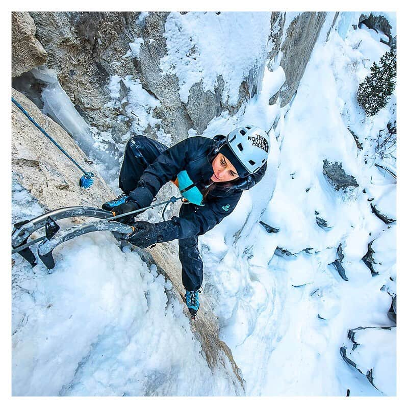 マチルド・ベセーラさんのインスタグラム写真 - (マチルド・ベセーラInstagram)「Dernière de la série glaçon ❄️! Une ascension aussi unique qu’éphémère, mais qui restera gravée! Ici dans « Sarret c’t un jeu » [130m. M5. WI6] en Haute Maurienne Vanoise, un souvenir incroyable de ma première expérience en escalade mixte rocher/glace. Impatiente je suis de découvrir les nouveaux bijoux glacés que l’hiver prochain aura à offrir 😍🏔 • Last one of the icy flashbacks ❄️! A unique and ephemeral climb that will be remembered.  Here in « Sarret c’t un jeu » [130m. M5. WI6] in Haute Maurienne Vanoise, an incredible memory of my first experience of mixed ice/rock climbing . Already looking forward to discovering what new ice beauties next winter will have to offer 😍🏔 • 📸 @verticalflow • @thenorthfaceuk | @arkose.climbing | @scarpafrance | @snap.climbing | @hondafrance | @wildcountry_official | @mytendon | @cpa_performance • #neverstopexploring #iceclimbing #alpineclimbing #mountaineering #instamountain #mountainlife #mountainaddict #alpes #naturelovers #mountains #mountainlovers #adventuregirl #adventuresports #climbing #climbinggirl #iloveclimbing #climbing_pictures_of_instagram #exploreyourlimits #followyourdreams #outdoors #snow #winter #womenwhoexplore #likeamountaingirl #wanderwomeninc #alpinebabes」6月28日 3時12分 - mathildebecerra