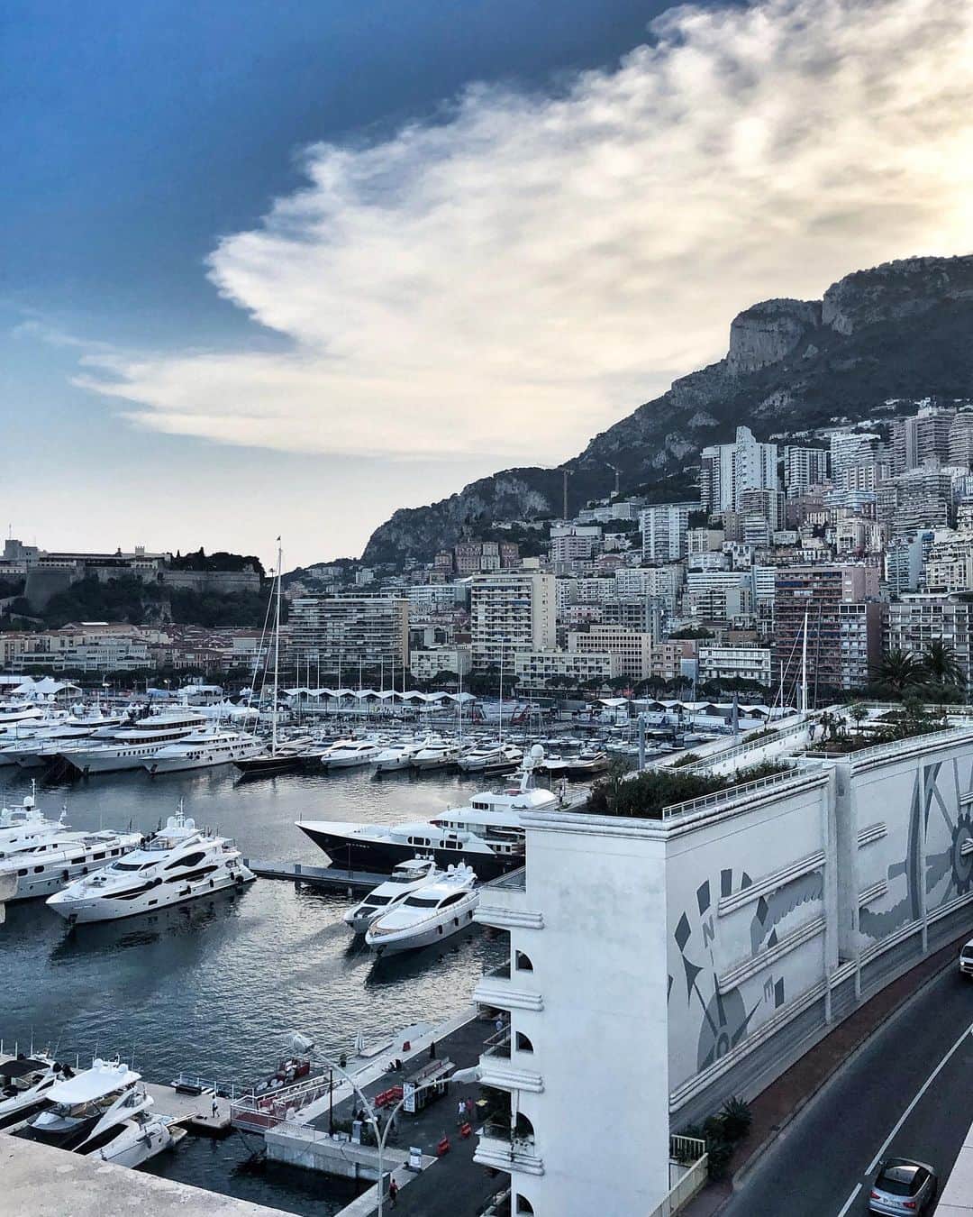 ヨハネス・ヒューブルさんのインスタグラム写真 - (ヨハネス・ヒューブルInstagram)「Evening in Monaco 🇲🇨」6月28日 3時20分 - johanneshuebl