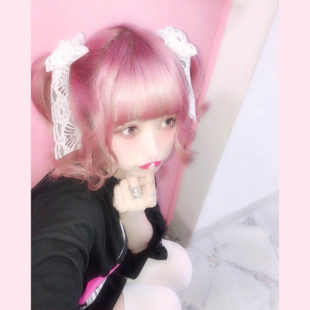 胡桃兎愛のインスタグラム：「症候群祭、症候群信仰会ありがとうございました💗 症候群信仰会では浴衣を着たり、みんなとお話沢山できたり、 症候群祭では新曲の披露が出来たり沢山の方と一緒に盛り上がれたり、とても楽しい1日でしたっ！！！ 本当に本当にありがとう💋💞 今日はくるくるハーフツイン胡桃さんでしたっ！！」
