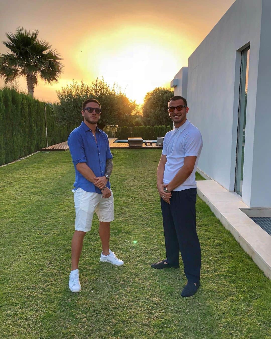フェデリコ・ボナッツォーリのインスタグラム：「Atardecer con mi hermano ❤️🇪🇸」