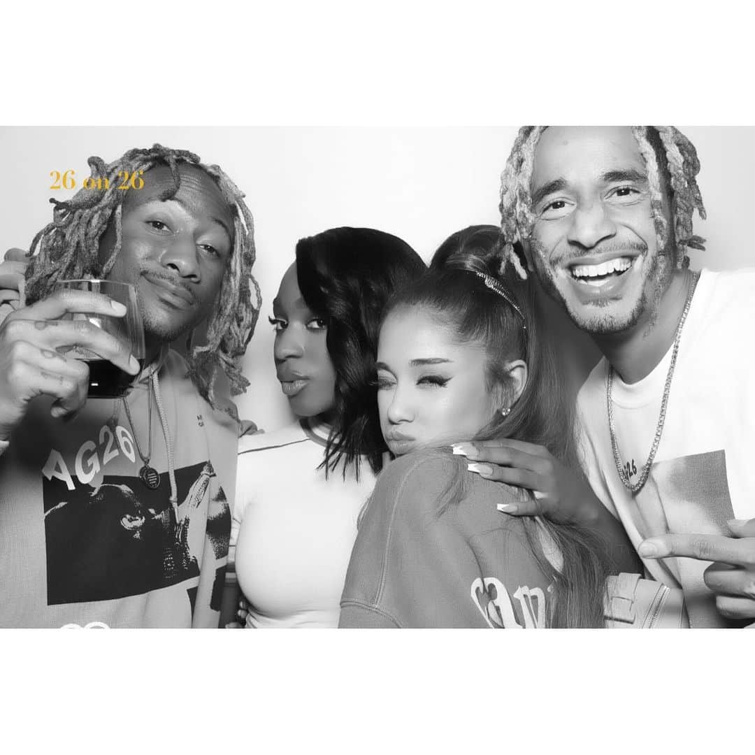 アリアナ・グランデさんのインスタグラム写真 - (アリアナ・グランデInstagram)「✨🌙」6月28日 4時14分 - arianagrande