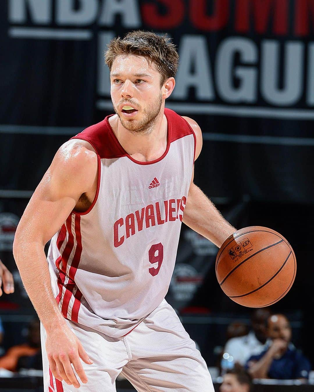 キャブスさんのインスタグラム写真 - (キャブスInstagram)「We’re just days away from @slcsummerleague! 😎  Gear up for #CavsSummer with some throwback SL shots of our current Cavaliers.  #TBT」6月28日 4時26分 - cavs