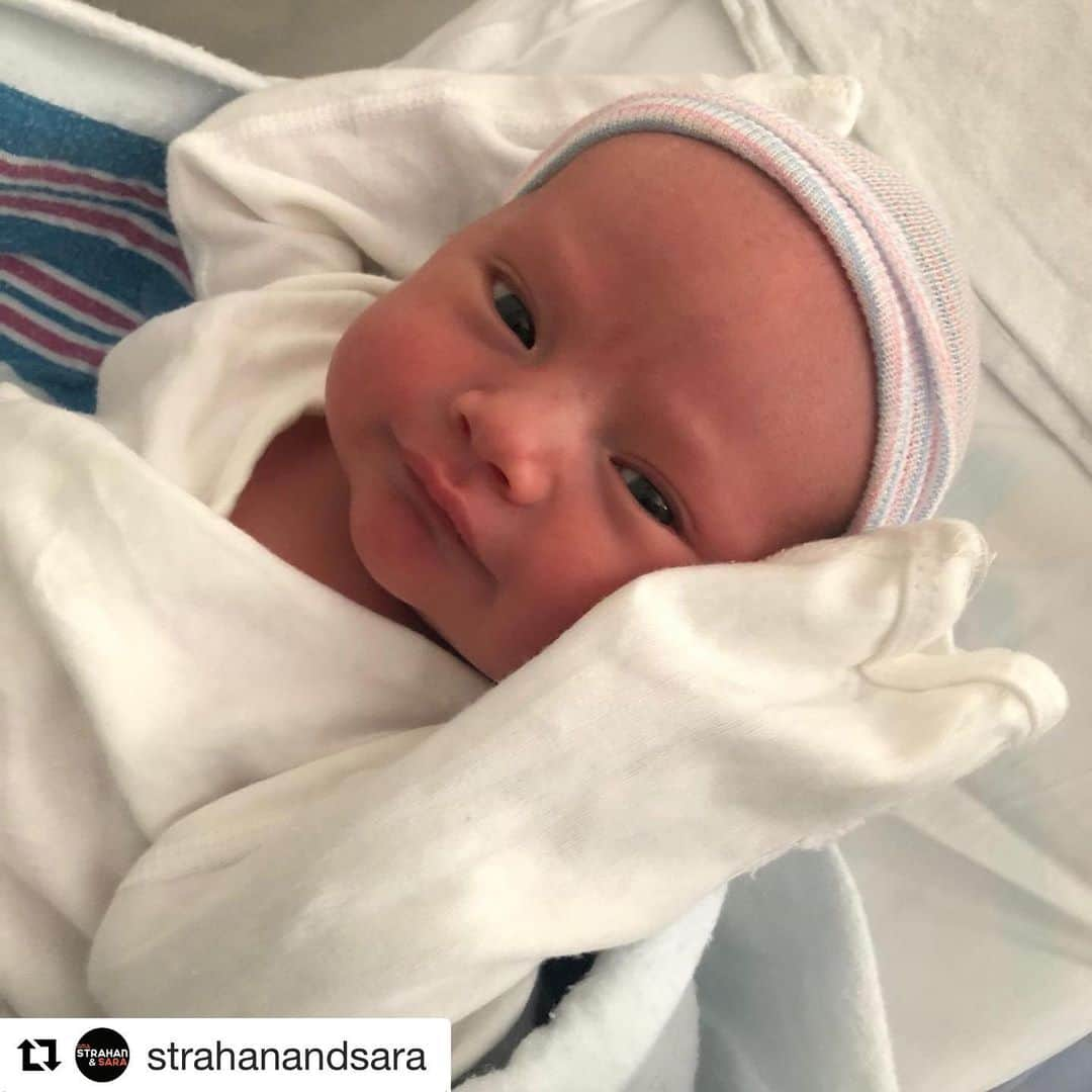 Good Morning Americaさんのインスタグラム写真 - (Good Morning AmericaInstagram)「So happy for @sarahaines and her family on the birth of baby Caleb! Find more adorable pictures with the link in bio 👶🏼 💙 #Repost @strahanandsara ・・・ CONGRATS to our own @sarahaines and her husband Max on the birth of their son Caleb Joseph!!! So much ❤️❤️❤️ from your #StrahanAndSara fam!」6月28日 4時29分 - goodmorningamerica