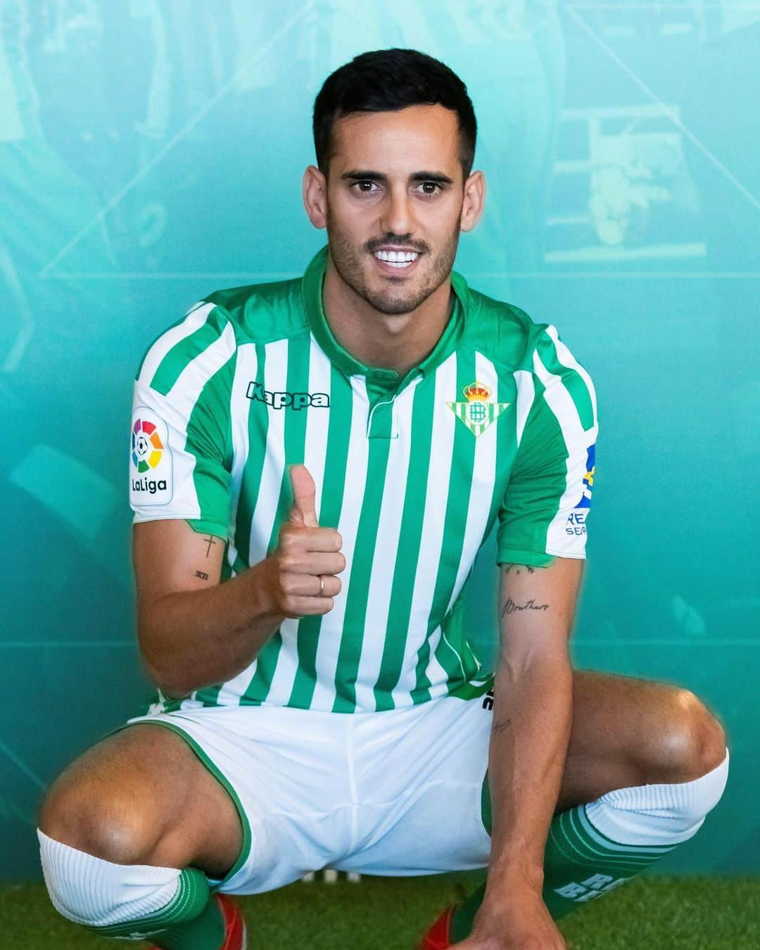 LFPさんのインスタグラム写真 - (LFPInstagram)「Tap 💚 if you like the signing of @juanmi9395 for @realbetisbalompie! • #Juanmi #RealBetis #LaLigaSantander #LaLiga #LaLigaTransfers #Signing」6月28日 4時30分 - laliga