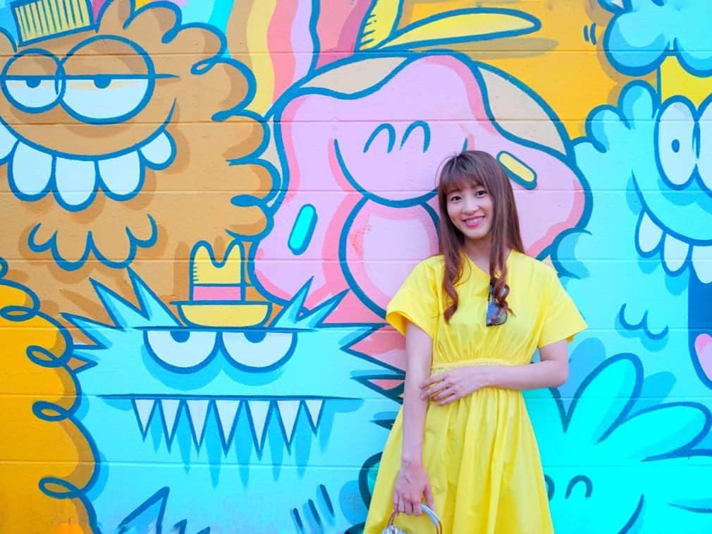 水野まいさんのインスタグラム写真 - (水野まいInstagram)「🌈🌺🐢💃🌴❤️💛💚💙💜 . . #kakaako #art #colorful  #hawaii #hawaiigram #travel #lillilly #jillbyjillstuart #travelphotography  #waikiki #sony #sonya6300 #sonyα6300 #α6300 #follow #followme  #hawaii🌺 #hawaiilife #タビジョ #カメラ女子 #カメラ #カメラ好き #ビジョビ #水着 #ハワイ #ハワイ旅行 #インスタ映え #カカアコ #カカアコウォールアート」6月28日 9時58分 - predia_mizuno_mai