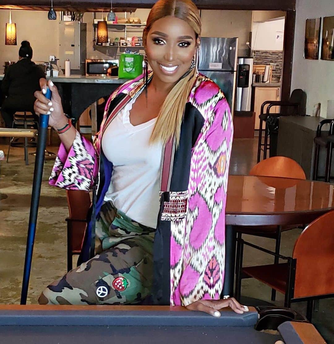 ネネ・リークスのインスタグラム：「Playing this game my way! Game on! Hellooooooo my name is Nay Nay☝🏾」