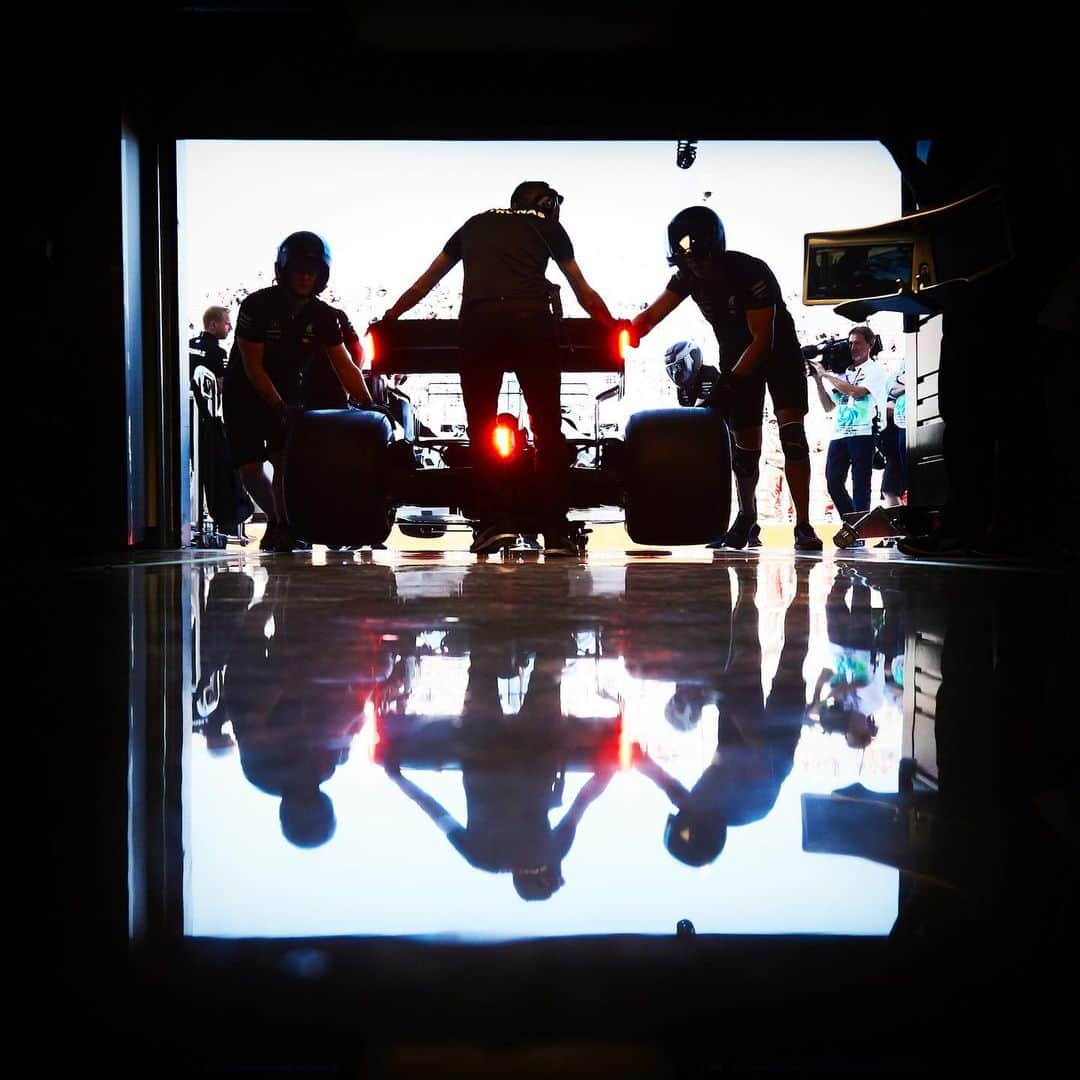 MERCEDES AMG PETRONASさんのインスタグラム写真 - (MERCEDES AMG PETRONASInstagram)「Back on track tomorrow 👊 • #MercedesAMGF1 #Mercedes #F1 #AustrianGP #PETRONASmotorsports」6月28日 4時38分 - mercedesamgf1
