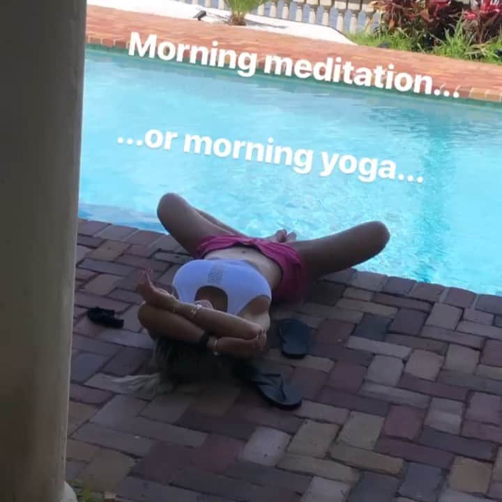 Michelle Lewinのインスタグラム：「🧘🏼‍♀️ 🙏🏻 🕯....... 🤬🤷🏼‍♀️ @jimmy_lewin」
