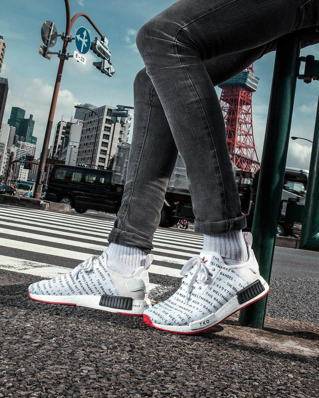 Foot Lockerさんのインスタグラム写真 - (Foot LockerInstagram)「2 cities. 2 perspectives. 2 NMDs. TKO. 🇯🇵 BLN. 🇩🇪 #adidas NMD Printed Series "Passport Pack" Launching 6/28, In-Store and Online」6月28日 4時51分 - footlocker