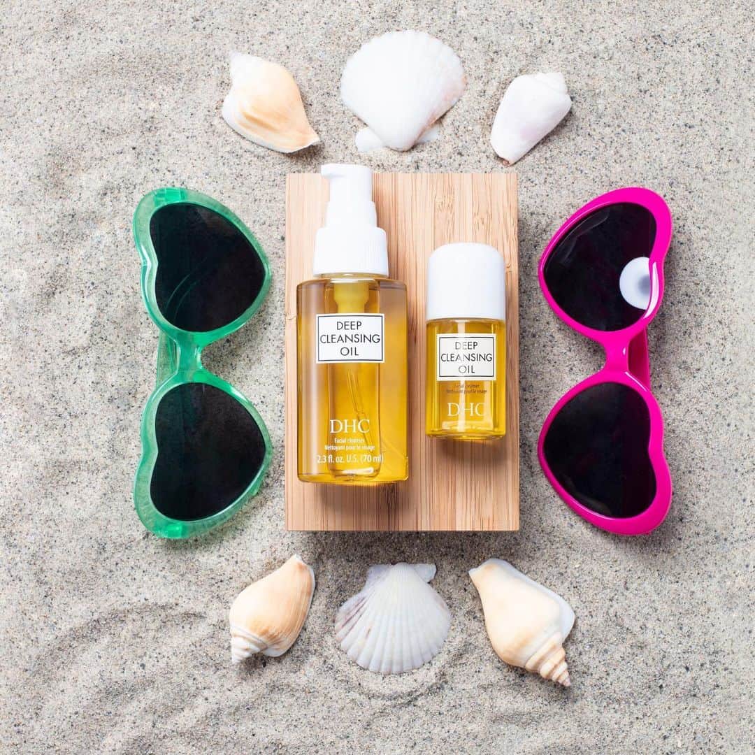 DHC Skincareさんのインスタグラム写真 - (DHC SkincareInstagram)「Catch us at the beach, how 'bout that?😎 _ Spending #NationalSunglassesDay seaside with our traveling cleansing heroes. #DHCisJBeauty」6月28日 5時10分 - dhcskincare