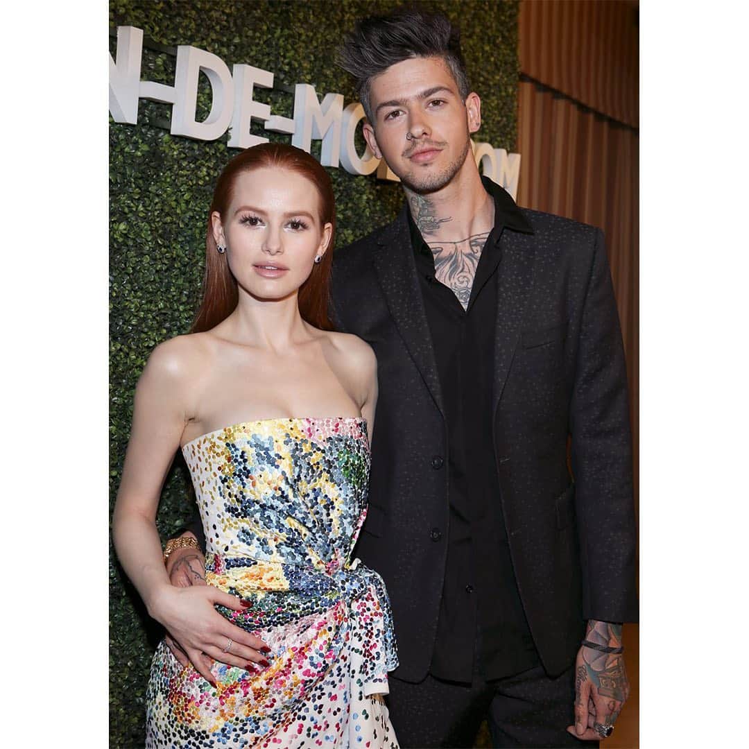 T・ミルズのインスタグラム：「We clean up nice」