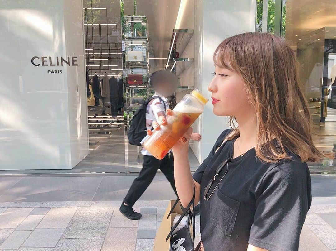 伊藤愛真さんのインスタグラム写真 - (伊藤愛真Instagram)「. 飲み物飲みながら 目開くのムリってゆーてます！」6月28日 6時36分 - __emagram