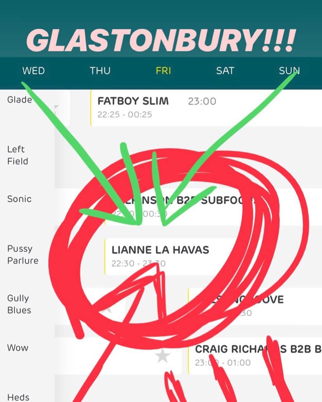 リアン・ラ・ハヴァスのインスタグラム：「SEE YOU TOMORROW!!! @glastofest I CAN’T WAIT!!! 💛💛💛」