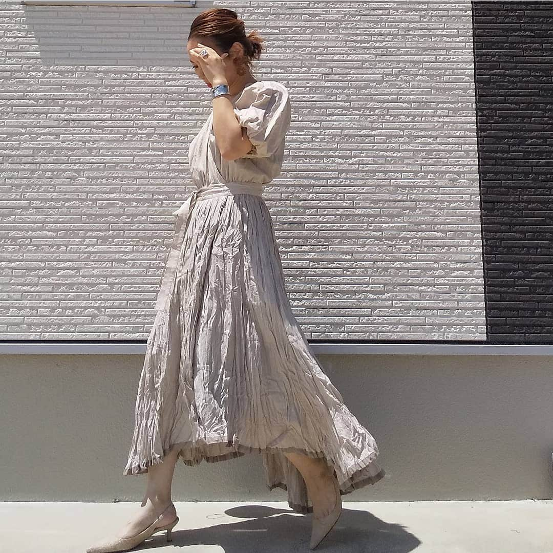 keicoさんのインスタグラム写真 - (keicoInstagram)「ＯＨＹ👴✨ ________________________________ @casa_fline さんの#linenイレヘム半袖ワンピース 👗 素敵すぎる😍可愛すぎる😍 リネンで着心地最高😍 ________________________________  #mamagirl#locari#プチプラコーデ#プチプラファッション#きれいめカジュアル#大人カジュアル#着回しコーデ #カジュアル#お洒落さんと繋がりたい #カジュアルコーデ#153cmコーデ#おちびコーデ #ママコーデ#今日のコーデ#大人ファッション#zaraコーデ#ザラジョ#アラフォーコーデ#ワントーンコーデ #ワンピース #今日の服  #casafline #カーサフライン#大ぶりピアス#CASAFLINEforEARTH」6月28日 7時10分 - loverara.loverara