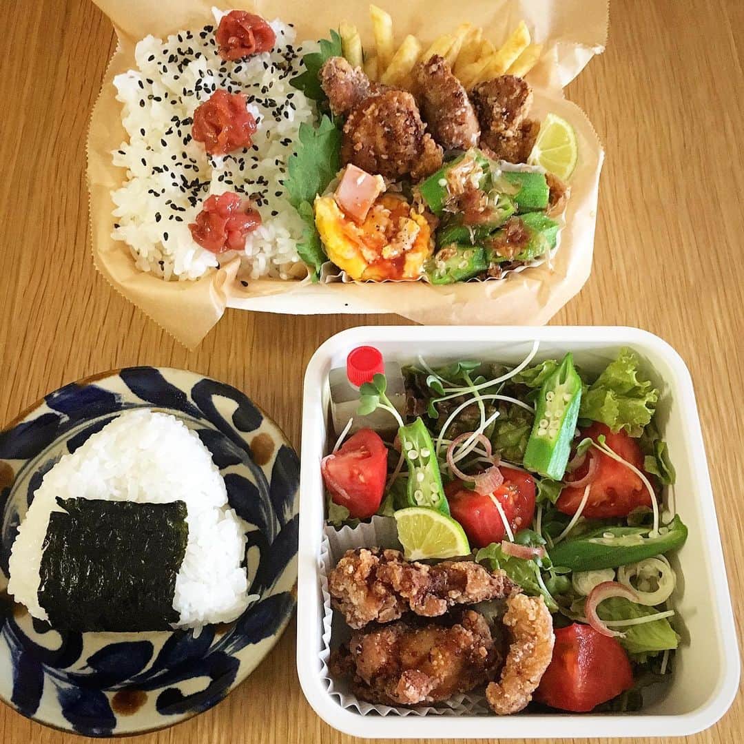 ecruのインスタグラム：「2019/06/28 (fri) ハードな一日になりそうなので、私の分もしっかりお弁当に♪ サラダ&唐揚げ&おにぎりです。 息子には、いつものお弁当を詰めました。 ・ 鬱陶しいお天気ですが、今日もお仕事頑張ろう！ ・ #gonben #お弁当 #obento #bento #lunch #lunchbox #food #foodpic #foodphoto #ごん弁当 #instafood #instagood #yummy #love #japan #japanesefood #大学生弁当 #thankyou #onthetable #日々 #暮らし #お弁当記録 #ランチボックス  #使い捨て弁当箱 #無印良品 #おにぎり #サラダ弁当」