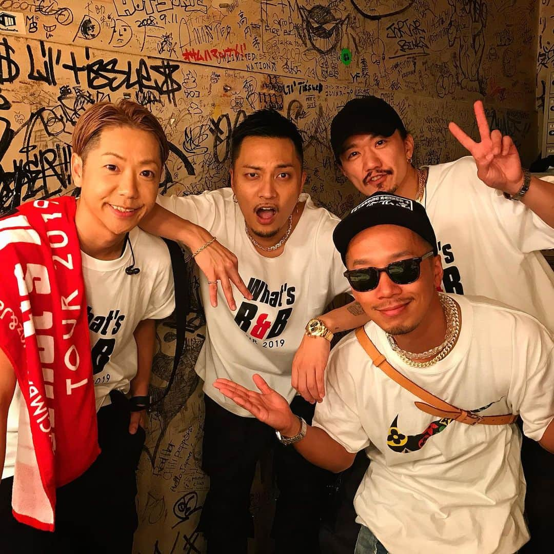 イルマニアさんのインスタグラム写真 - (イルマニアInstagram)「先日は「what's R&B 2019」に遊びに行ってきました🎤🎤🎤 ・ ・ 普段はHIPHOPやEDMなどのパーティーに遊びに行くことが多いですがblack musicの中でR&Bは大好きな一つのジャンル❤️ ・ ・ @cimba425  @leo1voice  @lugzandjera  の3マンライブツアーということで今回の東京公演から名古屋→岡山→大阪と回っていくようです🎤 ・ ・ 東京公演も沢山のファンが駆けつけており素晴らしいライブをしてみんな感動してるのをみてこっちまで感動し自分もこんな感動できる歌唄いたいなぁなんて思ってました🎤🔥 ・ ジャンルは違えど同じ音楽🎵 俺もみんなが感動できるような曲歌えるよう頑張ろう🔥🔥🔥 ・ ・ 東京公演お疲れ様でした🙏 ・ ・ #ピンクレモネード#ピンレモ#rb#イルマニア#mcma#eggman#live#cimba#leo#lugzandjera #tour#blackmusic#パリピ#instalove」6月28日 7時40分 - mcma0821