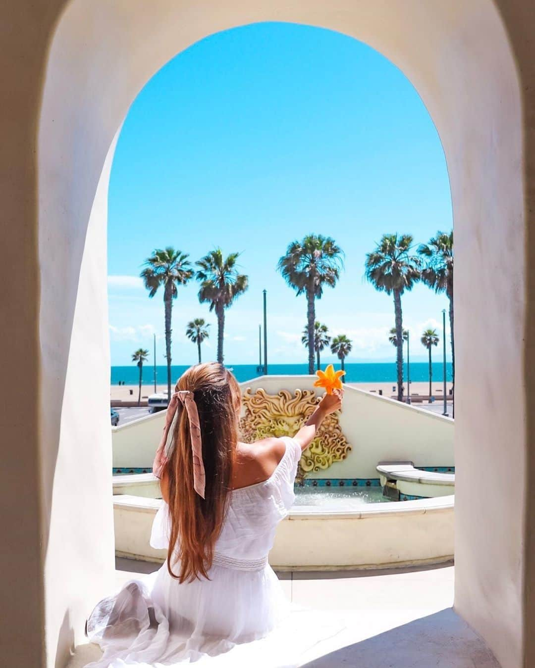 Visit The USAさんのインスタグラム写真 - (Visit The USAInstagram)「This picture from Huntington Beach, California gives us all sorts of positive vibes ✨🌻 📷: @wlovefrombella #VisitTheUSA」6月28日 8時00分 - visittheusa