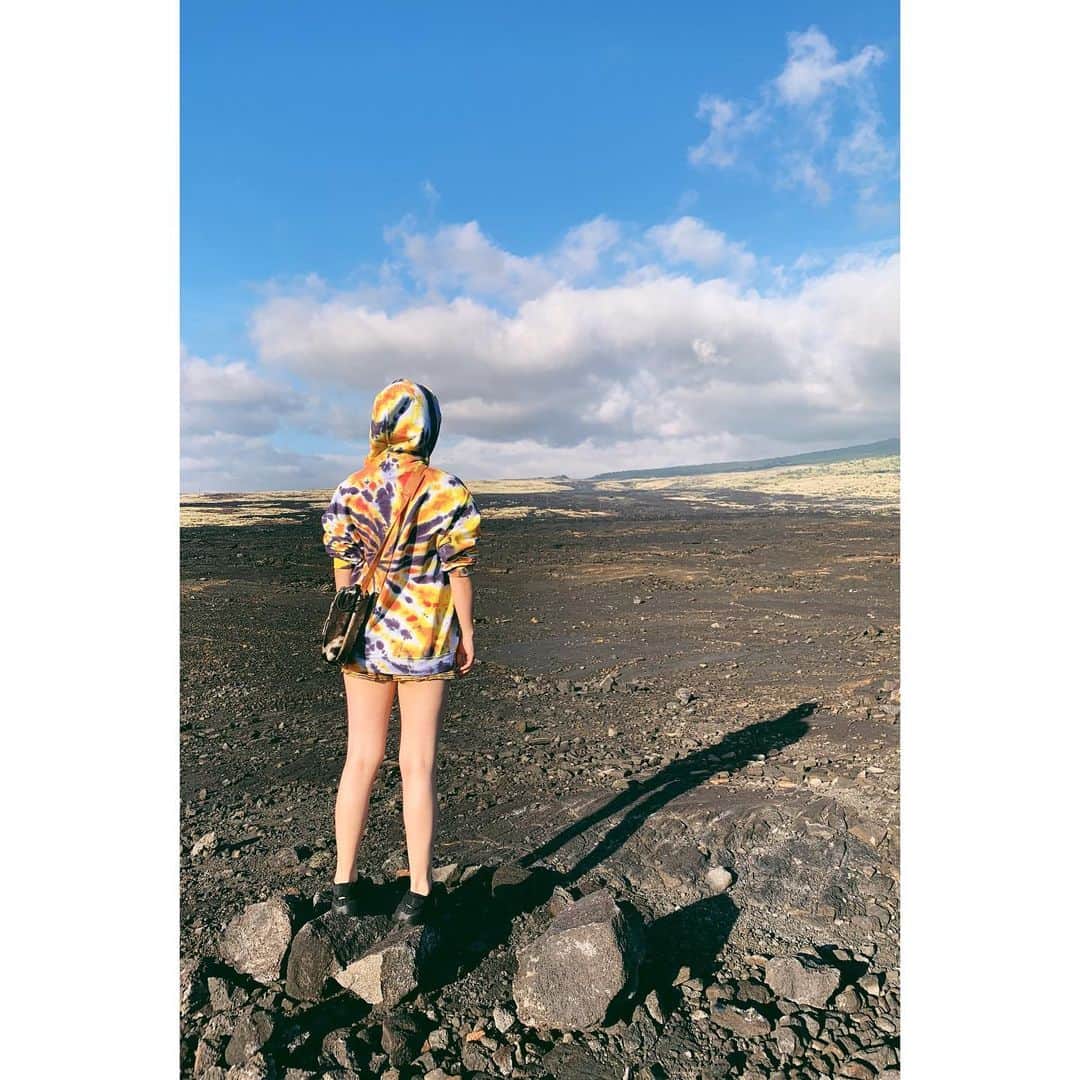 eriさんのインスタグラム写真 - (eriInstagram)「ハワイの中でもハワイ島が1番好き。この溶岩の広野はいつ来てもいい。」6月28日 8時16分 - e_r_i_e_r_i