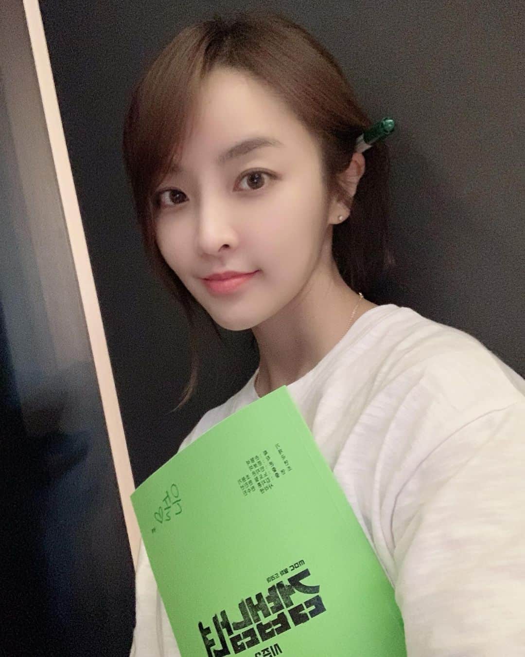 チョン・ユミのインスタグラム：「🤓💚」