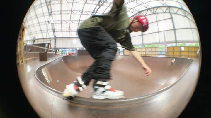 安床武士のインスタグラム：「CORNER. #gskatepark @goodskates_inc  @usdskates  @canamonroad_japan  @lzbn_official  @papasu1048  #usdskates #usdaeon #aeon72 #goodskates #papasu #senaramp #deeport #virusjapan #inlineskate #rollerblading #keeprolling #インラインスケート #ローラーブレード #takeshiyasutoko #fisheye #安床武士 #最後は逆回転でオフ」