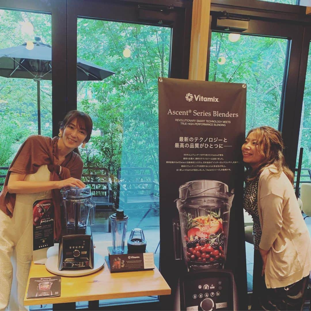 大河内奈々子さんのインスタグラム写真 - (大河内奈々子Instagram)「vitamix の新作発表会へ。 さらに進化して、、、 お料理が手軽になる！ フォルムもさらに格好良くなってた☺︎ ・ @arichan37.888 ありがとう @vitamix_japan  #vitamix  #新作発表会 #おしゃべりがとまりません #ジュンくんありがとう  #今日は暑かった」6月28日 17時44分 - nanakoohkouchi