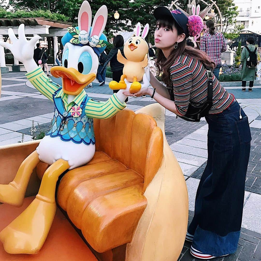 藤綾乃のインスタグラム：「ㅤㅤㅤㅤㅤㅤㅤㅤㅤㅤㅤㅤㅤ ㅤㅤㅤㅤㅤㅤㅤㅤㅤㅤㅤㅤㅤ ちょっと前にディズニーシー行ったよ🏰💓 ㅤㅤㅤㅤㅤㅤㅤㅤㅤㅤㅤㅤㅤ イースターの期間だったんだけど、 "うさぴよ"っていうキャラクターが 可愛すぎて見るたびに悶絶してた🐣笑 ㅤㅤㅤㅤㅤㅤㅤㅤㅤㅤㅤㅤㅤ #disneysea#disney#tds#japan#tokyo #donaldduck#donald#easter#chick #日本#千葉#東京#東京ディズニーシー #ディズニーシー#ディズニー#シー #イースター#ドナルド#うさぴよ」