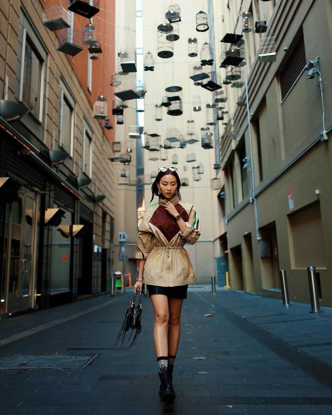 ソニアのインスタグラム：「SHOPPING DAY. Omg seriously the sale here in Sydney is amazing. I couldn’t resist. I’m usually a quick decision maker when I shop! Whether or not that’s considered impulsive... 🤷🏻‍♀️ . Outfit: @sandroparis @puma @tagheuer @drmartensofficial @violetfoocraze #pumasg #sandroparis PC: @nicolequek」