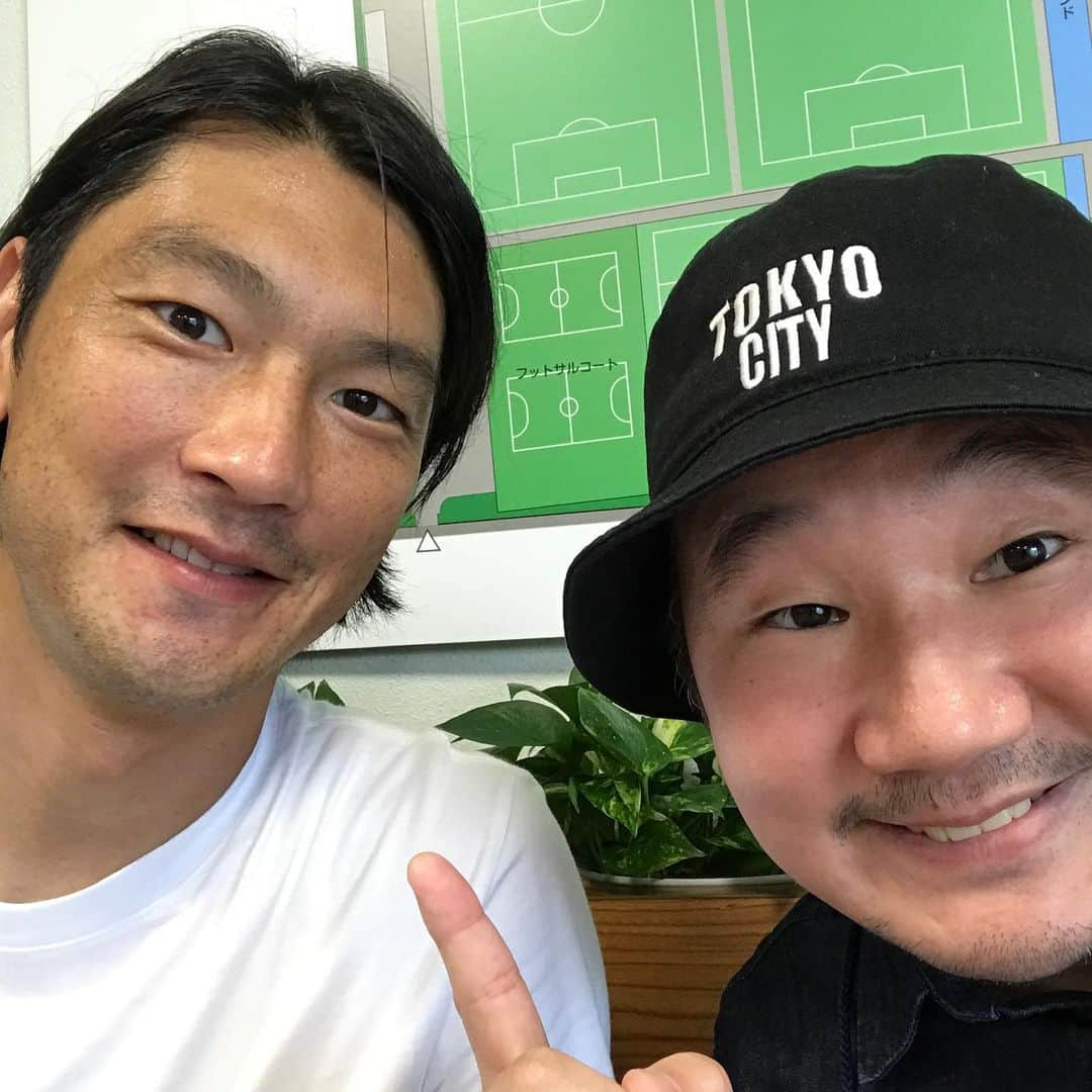 植田朝日さんのインスタグラム写真 - (植田朝日Instagram)「🔵🔴﻿ 明日の調布FM『TOKYO12RADIO」のインタビューは盛りだくさんっす‼️﻿ ﻿ てか、取り過ぎちゃったよ⁉️汗﻿ ﻿ 高萩パイセン、マコ、あべしゅーと、キャプテン、クルエル、キイチ。﻿ ﻿ さらにalomの2人がゲストだってさ‼️﻿ 豪華だ。。﻿ ﻿ #tokyo12 #FC東京 ＃高萩洋次郎 #岡崎慎 #安倍柊斗 #東慶悟 #ジャエウ #矢島輝一 #alom」6月28日 18時14分 - asahiman