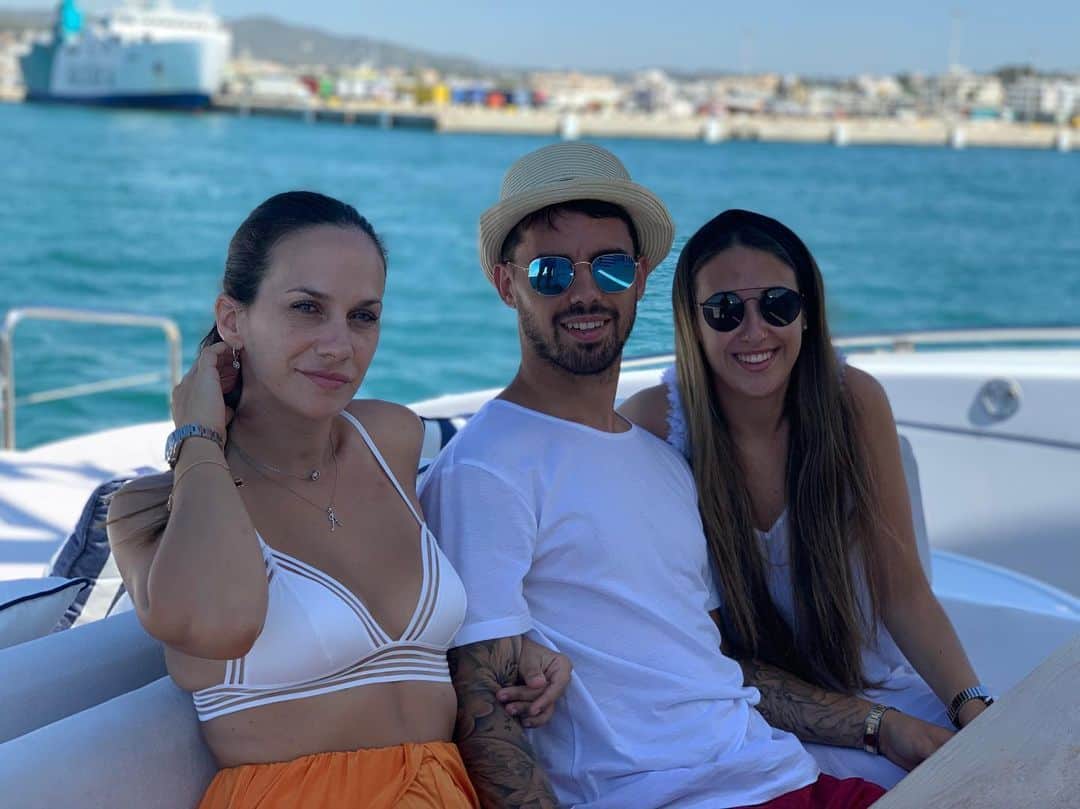 ヘスス・フェルナンデス・サエスのインスタグラム：「𝐋𝐞𝐭𝐬 𝐠𝐨 𝐛𝐚𝐛𝐲... 🛳 🏊‍♂️!!」