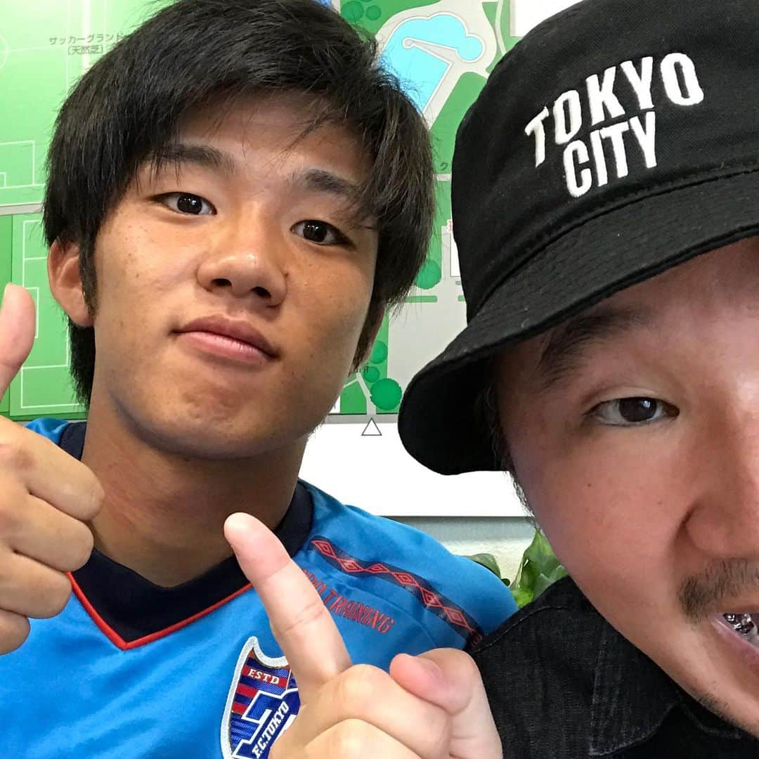 植田朝日さんのインスタグラム写真 - (植田朝日Instagram)「🔵🔴﻿ 明日の調布FM『TOKYO12RADIO」のインタビューは盛りだくさんっす‼️﻿ ﻿ てか、取り過ぎちゃったよ⁉️汗﻿ ﻿ 高萩パイセン、マコ、あべしゅーと、キャプテン、クルエル、キイチ。﻿ ﻿ さらにalomの2人がゲストだってさ‼️﻿ 豪華だ。。﻿ ﻿ #tokyo12 #FC東京 ＃高萩洋次郎 #岡崎慎 #安倍柊斗 #東慶悟 #ジャエウ #矢島輝一 #alom」6月28日 18時15分 - asahiman