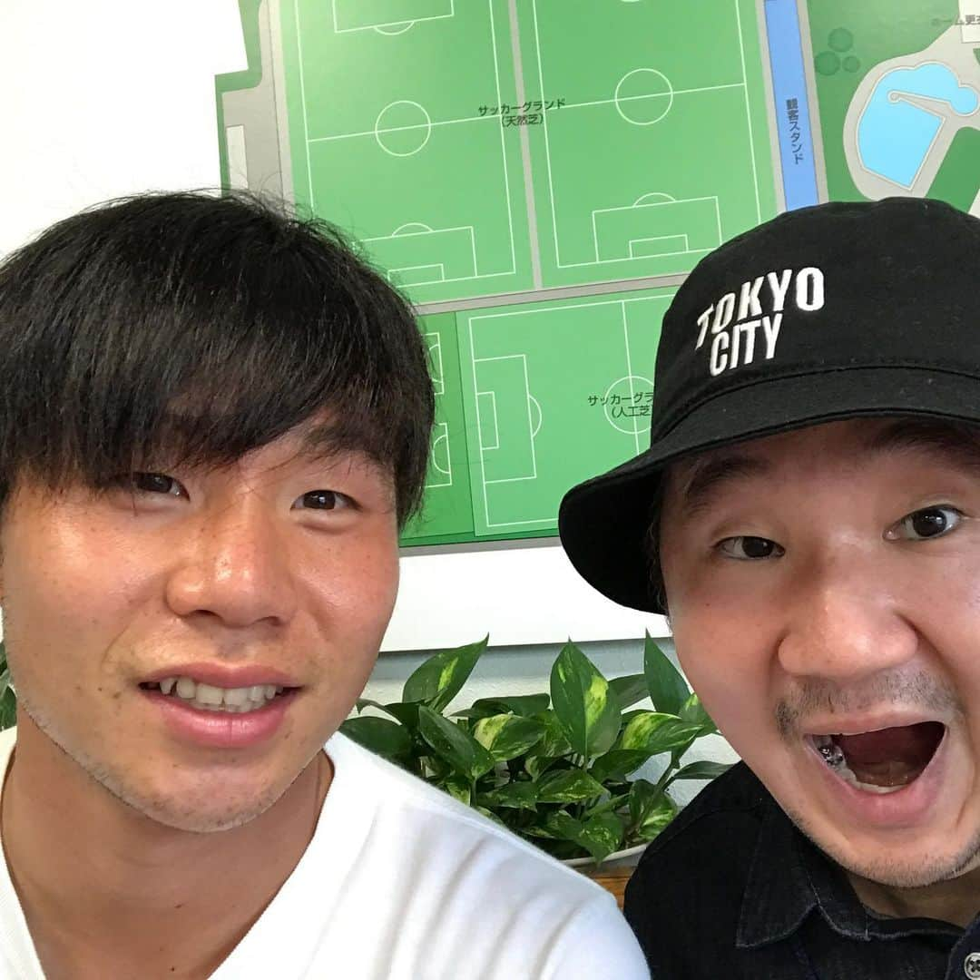 植田朝日さんのインスタグラム写真 - (植田朝日Instagram)「🔵🔴﻿ 明日の調布FM『TOKYO12RADIO」のインタビューは盛りだくさんっす‼️﻿ ﻿ てか、取り過ぎちゃったよ⁉️汗﻿ ﻿ 高萩パイセン、マコ、あべしゅーと、キャプテン、クルエル、キイチ。﻿ ﻿ さらにalomの2人がゲストだってさ‼️﻿ 豪華だ。。﻿ ﻿ #tokyo12 #FC東京 ＃高萩洋次郎 #岡崎慎 #安倍柊斗 #東慶悟 #ジャエウ #矢島輝一 #alom」6月28日 18時15分 - asahiman