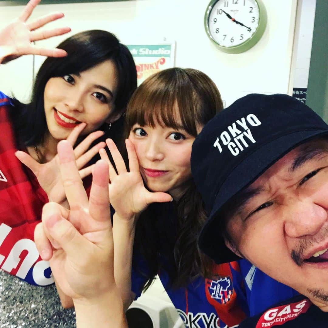 植田朝日さんのインスタグラム写真 - (植田朝日Instagram)「🔵🔴﻿ 明日の調布FM『TOKYO12RADIO」のインタビューは盛りだくさんっす‼️﻿ ﻿ てか、取り過ぎちゃったよ⁉️汗﻿ ﻿ 高萩パイセン、マコ、あべしゅーと、キャプテン、クルエル、キイチ。﻿ ﻿ さらにalomの2人がゲストだってさ‼️﻿ 豪華だ。。﻿ ﻿ #tokyo12 #FC東京 ＃高萩洋次郎 #岡崎慎 #安倍柊斗 #東慶悟 #ジャエウ #矢島輝一 #alom」6月28日 18時18分 - asahiman