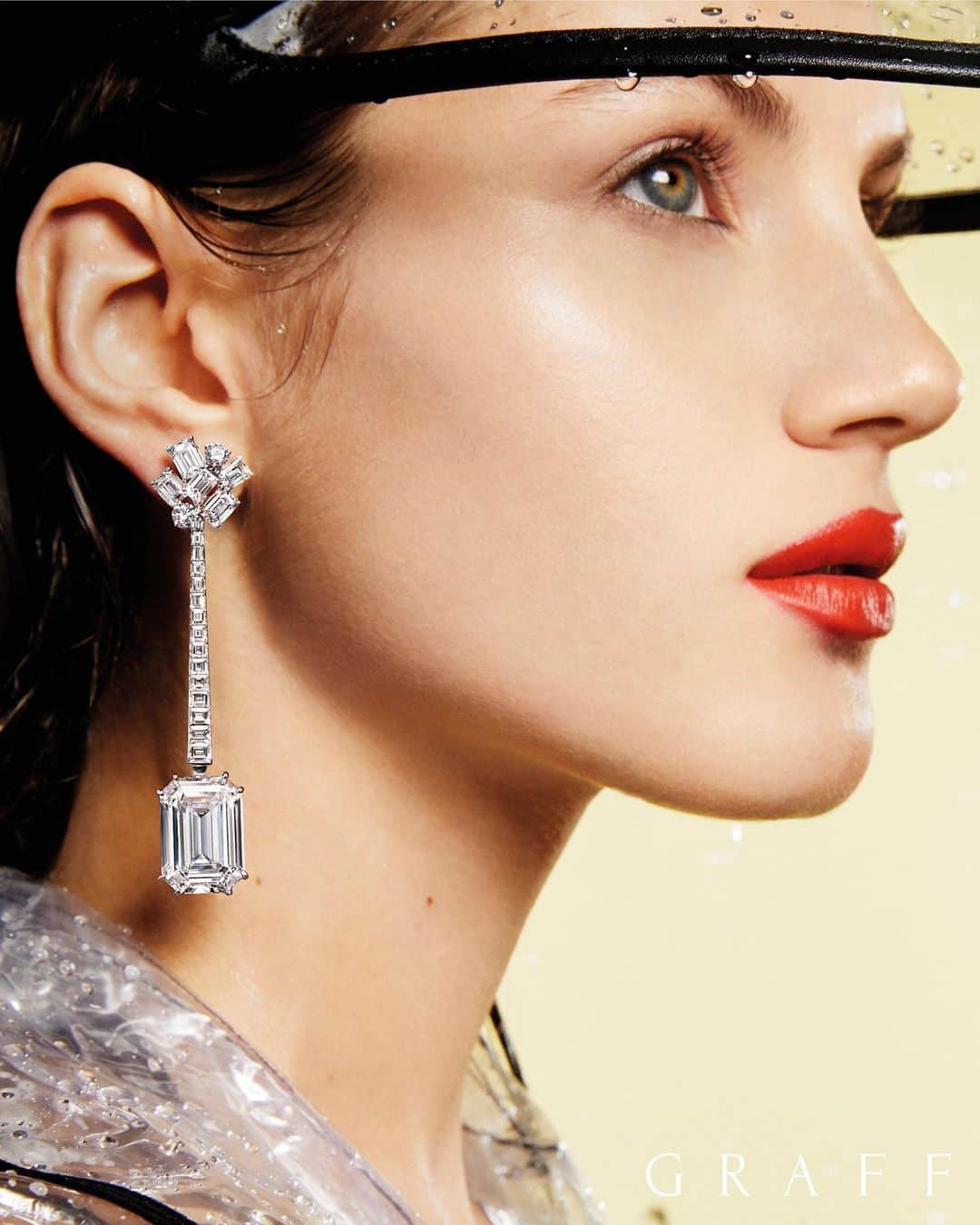 Graffさんのインスタグラム写真 - (GraffInstagram)「Summer showers. . Diamond earrings cut and polished by Graff from the 476 carat Meya Prosperity diamond, and a D Flawless round diamond ring #graffdiamonds #highjewelry」6月28日 18時37分 - graff