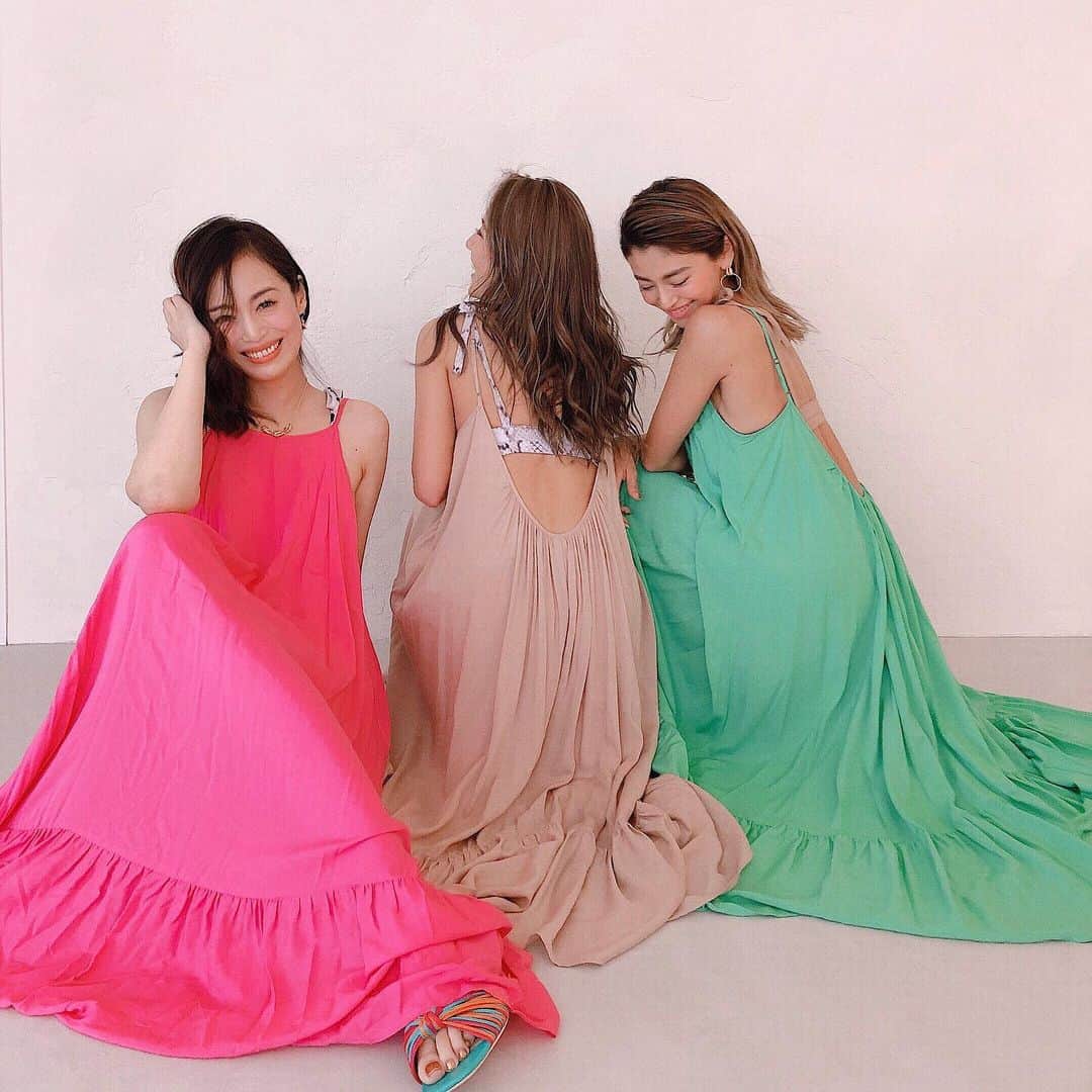 RisaWisteriaのインスタグラム：「This dress made my day colorful.  #alexiastam#dress#fashion#snap#style#friends#maxidress#summer#summerfashion#colorful#pinkdress#bikini#swimwear」
