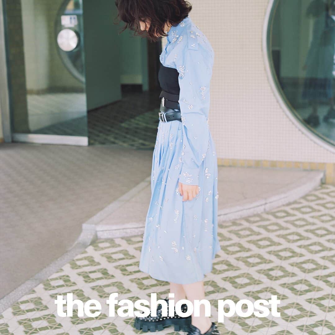 The Fashion Postさんのインスタグラム写真 - (The Fashion PostInstagram)「The Fashion Post | Prada with Asami Mizukawa 水川あさみが出会う Prada (プラダ) の最新コレクション vol.3  第3週目を飾るのは、ライトブルーのシャツとスカートのセットアップ。どうしてもカジュアルになりがちなアイテムも、Prada は乙女心をくすぐるフローラルモチーフのビジューを散らして、フォーマルなシーンにも活躍してくれること間違い無しの特別なルックに仕上げます。コルセットにレザーベルト、ナイロンベルトをレイヤードすることで、コーディネートにアクセントを効かせてくれるだけでなく、これまでに見たことのなかった立体感を実現。ウエストを絞って、コントラストを演出すれば、たちまちファッションフォワードなスタイルへアップデート完了。ロマンティックなだけじゃ物足りないという欲張りな Prada ウーマンの足元には、スタッズがハードな印象のレースアップシューズをプラス。恐れることなく相反する要素を組み合わせて、もっと大胆にファッションを味方につけてみない？  model: asami mizukawa @mizukawa_asami photographer: sophie isogai @sophieisogai stylist: mayu yauchi @mayu_yauchi hair&makeup: tamae okano @tamalin727 writer: manaha hosoda @manaha_hosoda editor: daisuke yokota @daiskey﻿  #TFP #TheFashionPost #PradaEditorials #PradaPanier #MiucciaPrada #PradaPeople #Pradajewelry #プラダ #PRADA #水川あさみ #白衣の戦士」6月28日 18時56分 - tfpjp