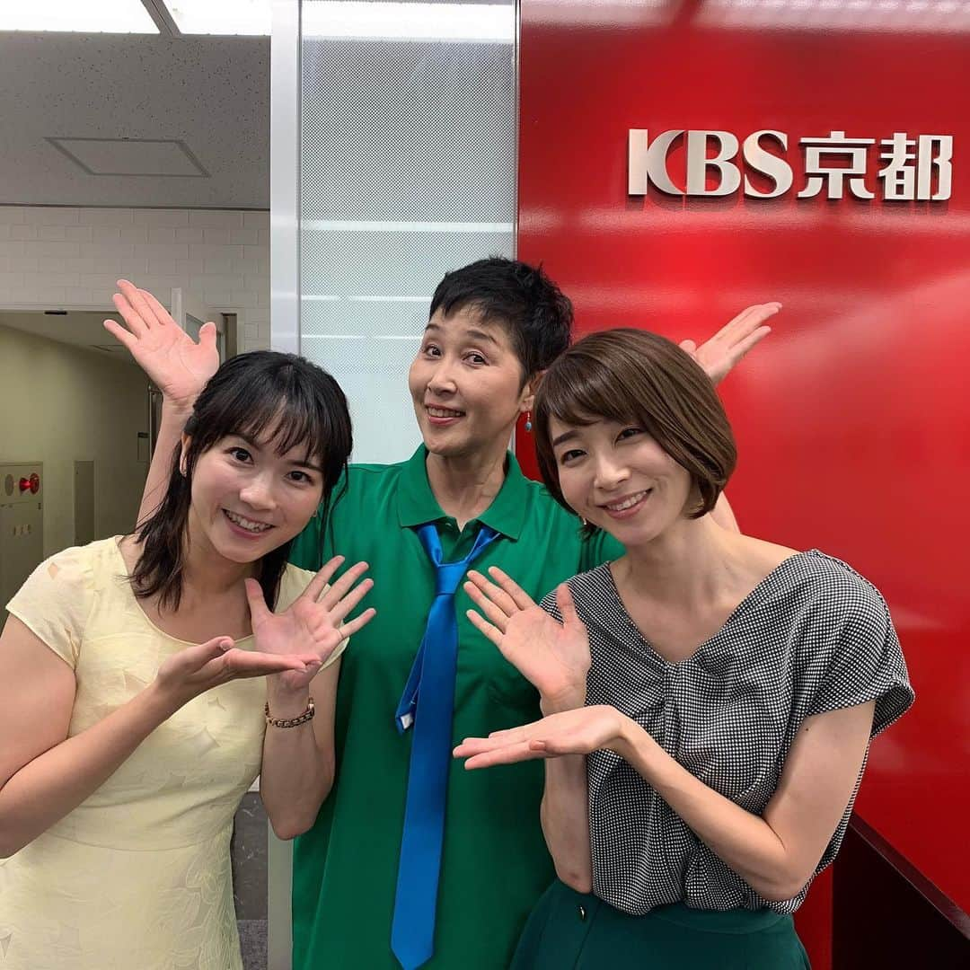 村田千弥さんのインスタグラム写真 - (村田千弥Instagram)「#kbs京都 #きらきん と言えば！ この方、#マッハ文朱 さんも忘れてはならない存在✨  いつも中継先から元気いっぱいにお届けして下さっています💪今日のアンティークフェア中継も面白かった〜！ かつみさゆりさんといい、マッハさんといい、元気印の皆さんに囲まれて毎回本当にキラキラした現場です❗️」6月28日 19時04分 - chr.0429