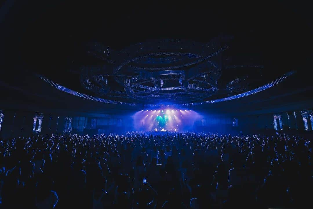 TABLO さんのインスタグラム写真 - (TABLO Instagram)「Epik High in HONG KONG 🖤 They say nothing is perfect but this night with you came close.  Next: TAIPEI!!! #epikhightour2019 #hongkong #홍콩 #epikhigh #에픽하이」6月28日 10時57分 - blobyblo