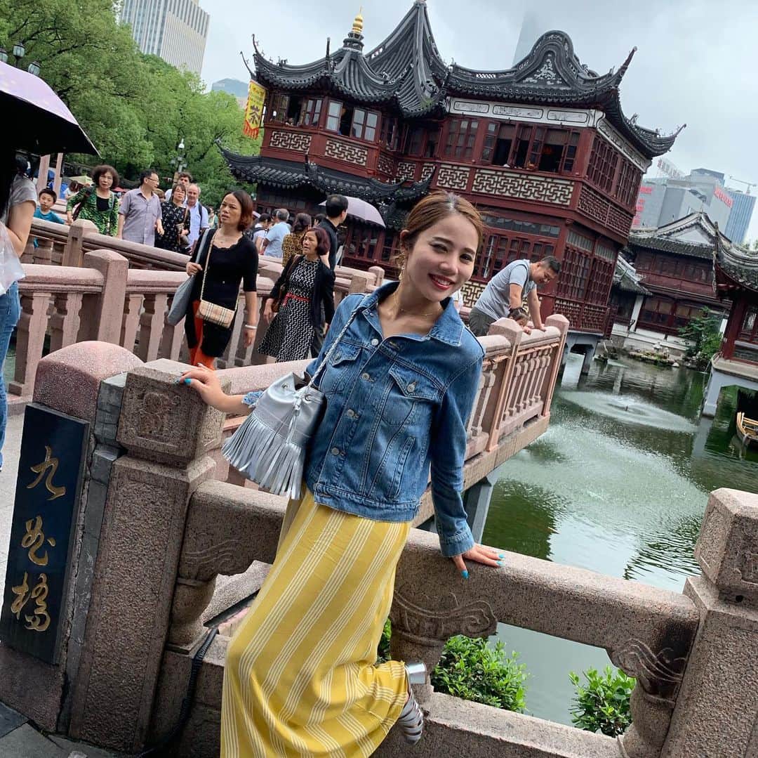 五月千和加さんのインスタグラム写真 - (五月千和加Instagram)「. 上海🇨🇳街を観光part2🐼 . 上海ほんと建物が素敵だった！ 英語がほぼ通じないのもなんだか新鮮🤣 天気や気温はなんだか日本と同じようだけど湿気がないように感じました🌤 . . #女子旅 #建造物 #歴史 #上海 #中国 #中華 #上海旅行 #鈴木涼美 #観光 #散歩 #shanghai #shanghaitrip #trip #travel #vacation #china #chinese #girls #girlstrip #sightseeing #backpack #gucci #aldo #グッチ #バックパック #リュック #アルド #海外旅行 #海外」6月28日 10時55分 - satsuki_senwaka