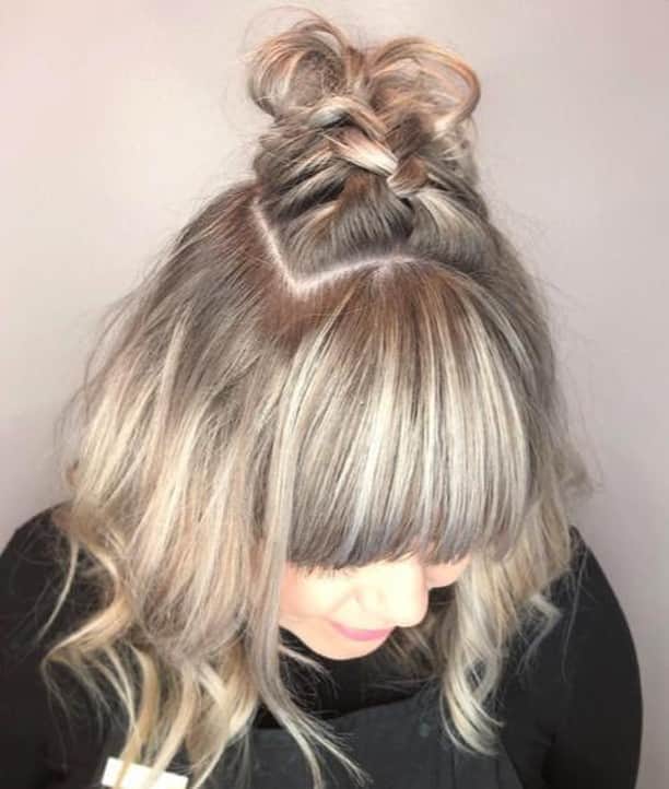 CosmoProf Beautyさんのインスタグラム写真 - (CosmoProf BeautyInstagram)「Our Top Knot #hairoftheday goes to @samanthabrookshirehair for her top knot-ch style (we just had to steal her pun 😛) Lightened with @matrix #Lightmaster with #BondUltim8, styled with @sexyhair #PowderPlay + #SprayandPlay Hairspray --- 👇 Rules Below!👇 1️⃣Tag your photo #TopKnotHOTD #cosmoprofbeauty #licensedtocreate 2️⃣Post a photo of your hairstyle against an uncluttered background 3️⃣Mention any products used to color or style the hair --- #repost #samanthabrookshirehair #topknotstyle #braidedtopknot」6月28日 11時00分 - cosmoprofbeauty