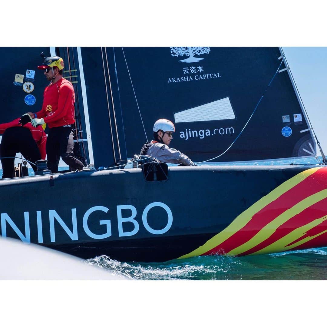フー・ビンさんのインスタグラム写真 - (フー・ビンInstagram)「This must be most unique experience I’ve had for a long time. Sitting right on the edge witnessing the wind powered boat FLY was something I have never imagined. The ChinaOne Ningbo team made it felt like playing a piano, smooth yet powerful.  #hubing #lifestyle #ChinaOneNingbo #GC32RacingTour #lagos #yatchs #sailing  #luxurylifestyle #후빙#胡兵 #フービン #胡兵时尚观点 #胡兵全球Go  #fashiontrip #fashion #fashionicon #fashionindustry  #actor #chineseactor #chinesemodel #asianactor #menswear #mensstyle」6月28日 11時04分 - hubing
