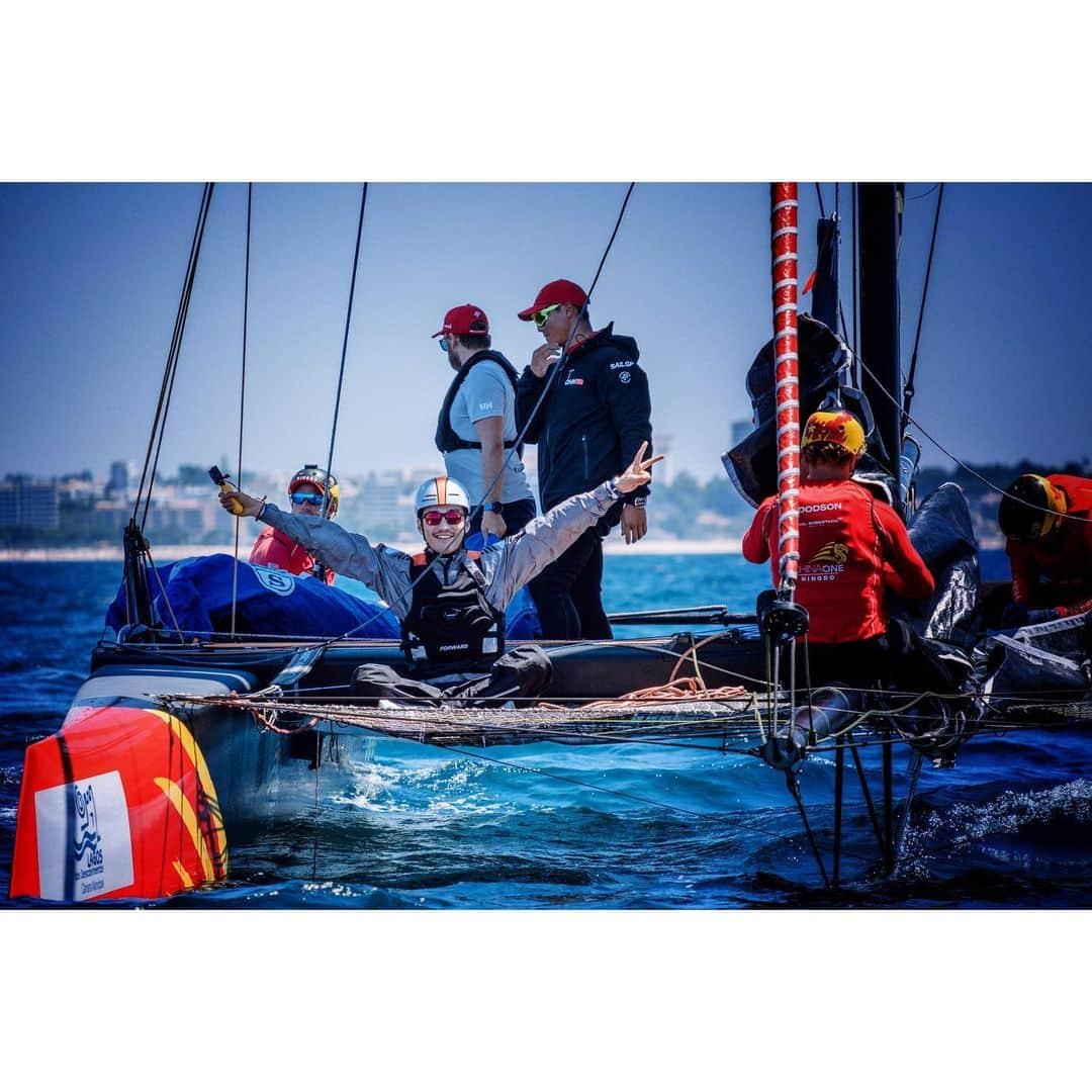 フー・ビンさんのインスタグラム写真 - (フー・ビンInstagram)「This must be most unique experience I’ve had for a long time. Sitting right on the edge witnessing the wind powered boat FLY was something I have never imagined. The ChinaOne Ningbo team made it felt like playing a piano, smooth yet powerful.  #hubing #lifestyle #ChinaOneNingbo #GC32RacingTour #lagos #yatchs #sailing  #luxurylifestyle #후빙#胡兵 #フービン #胡兵时尚观点 #胡兵全球Go  #fashiontrip #fashion #fashionicon #fashionindustry  #actor #chineseactor #chinesemodel #asianactor #menswear #mensstyle」6月28日 11時04分 - hubing