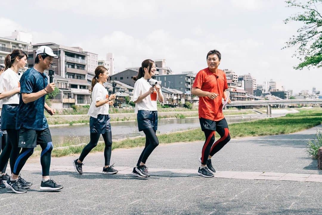 蜂谷晏海さんのインスタグラム写真 - (蜂谷晏海Instagram)「さてさて！ 放送日が近くなってきましたので、再度告知させてください！🤗💖💖 6月30日(日）14：00～15：00 #テレビ静岡 にて。 ～美女と野獣が夏の京都・オススメスポットを駆け巡る⁉～「街ラン・スペシャルin京都」 にTGRとして出演しています！ 公式アドバイザーの森脇さんと、庄司さん、八木さんと一緒にランしながら京都の街を巡っています☺️ ぜひ見てね〜🙋‍♀️☀️ #楽しかった#京都ラン #京都#ランニング #TGR #tokyogirlsrun #beachme #slenda #相模屋」6月28日 11時20分 - hachiyaami