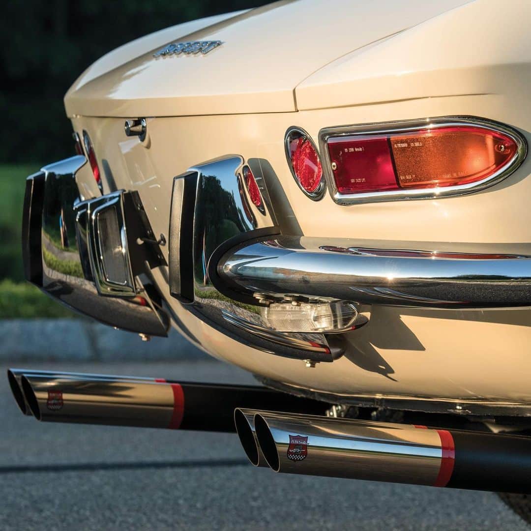 HYPEBEASTさんのインスタグラム写真 - (HYPEBEASTInstagram)「#hypeAF: A 1969 @ferrari 365 GTS Spider is set to hit the auction block. One of only 20 remaining in the world with this specific color scheme, the car features a bodywork by @pininfarina_official and an upgraded 4.4L engine which delivers a horsepower up to 320 and a torque output of 267 foot-pounds.  Photo: @rmsothebys」6月28日 11時32分 - hypebeast