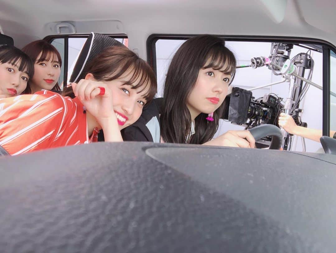 百田夏菜子さんのインスタグラム写真 - (百田夏菜子Instagram)「今回はあーちゃんの運転☺︎！ ・ #SUZUKI #CM #オフショット」6月28日 11時48分 - kanakomomota_official