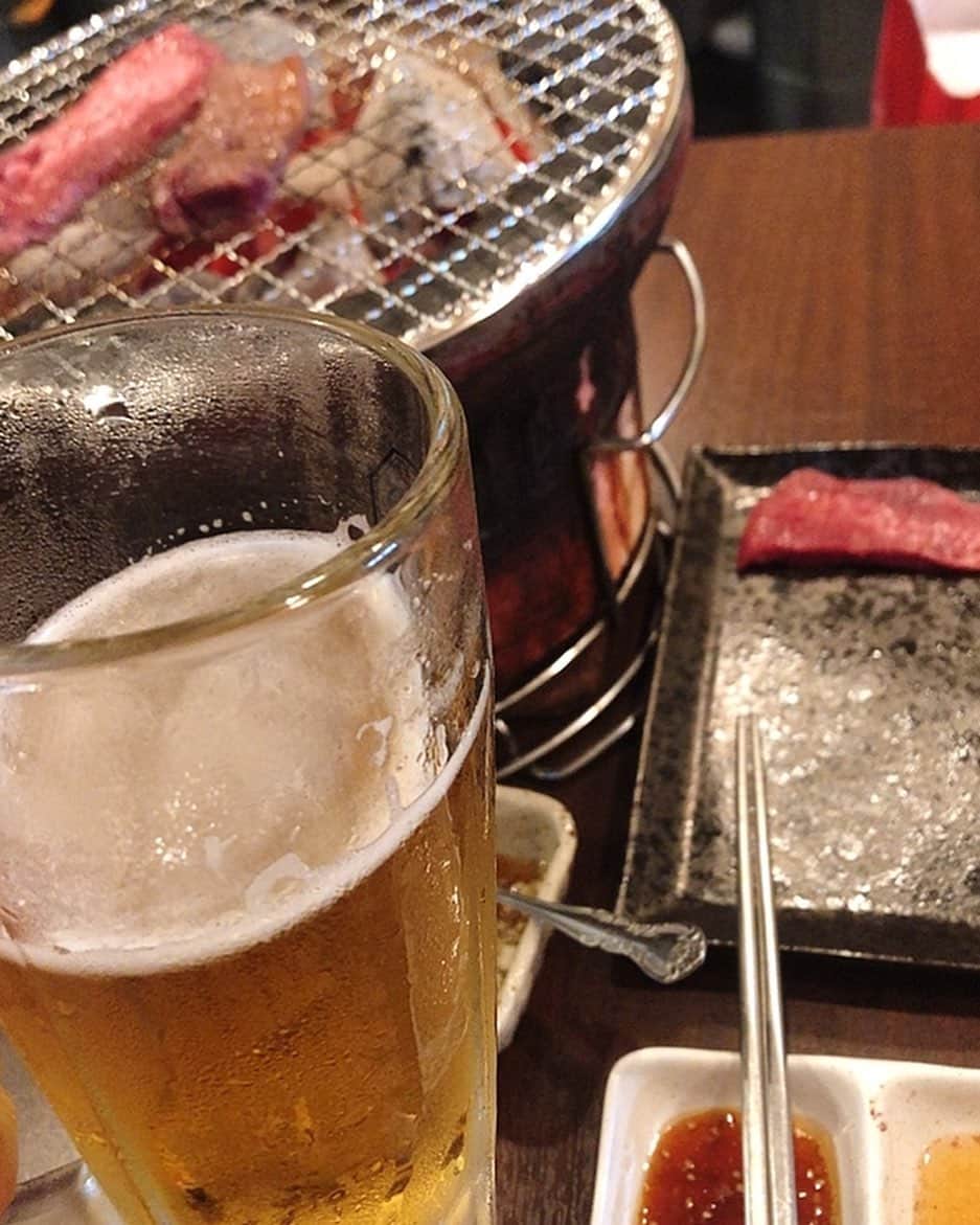 安藤麻貴さんのインスタグラム写真 - (安藤麻貴Instagram)「先日のひとり焼肉‪(❁´ω`❁)‬ 最高of最高( ੭ ˙ᗜ˙ )੭🍖  基本プライベートは人見知りだけど、たまに心が丈夫なときはひとりで焼肉も行けちゃう♡  #焼肉 #七輪 #tokyo #japanesegirl #ビール #beer」6月28日 11時52分 - maki_nyan_3