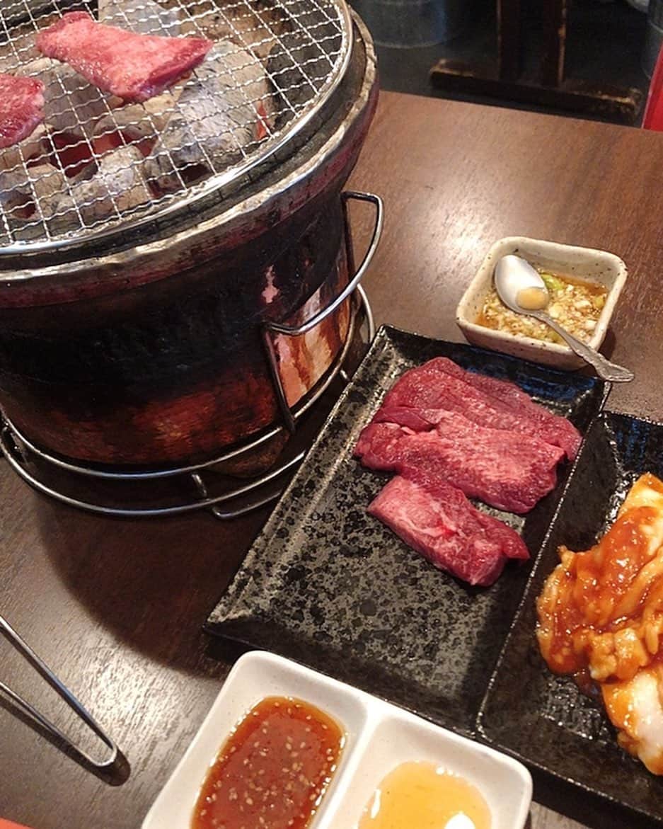 安藤麻貴さんのインスタグラム写真 - (安藤麻貴Instagram)「先日のひとり焼肉‪(❁´ω`❁)‬ 最高of最高( ੭ ˙ᗜ˙ )੭🍖  基本プライベートは人見知りだけど、たまに心が丈夫なときはひとりで焼肉も行けちゃう♡  #焼肉 #七輪 #tokyo #japanesegirl #ビール #beer」6月28日 11時52分 - maki_nyan_3
