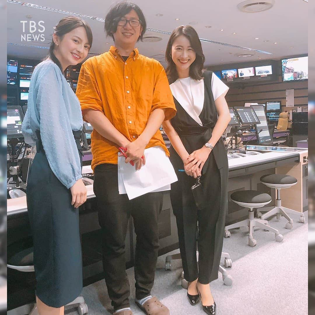 TBS NEWSさんのインスタグラム写真 - (TBS NEWSInstagram)「【news23】 晴れを意識したかのような？ オレンジの服は お天気担当のスタッフ☀️ . 台風の影響で 今日はかなり蒸し暑くなるところもあるそうです。 皆様、体調にはお気をつけくださいね！ . 今夜はよる11:30からの放送です！ 是非ご覧ください！ . 👗小川キャスター…MARELLA . #news23 #TBS #小川彩佳 #tbsnews #news #ニュース #テレビ #お天気 #スタッフ #アナウンサー #今日のコーデ #ヘアスタイル #fashion #ootd #outfitoftheday」6月28日 11時56分 - tbsnews_insta