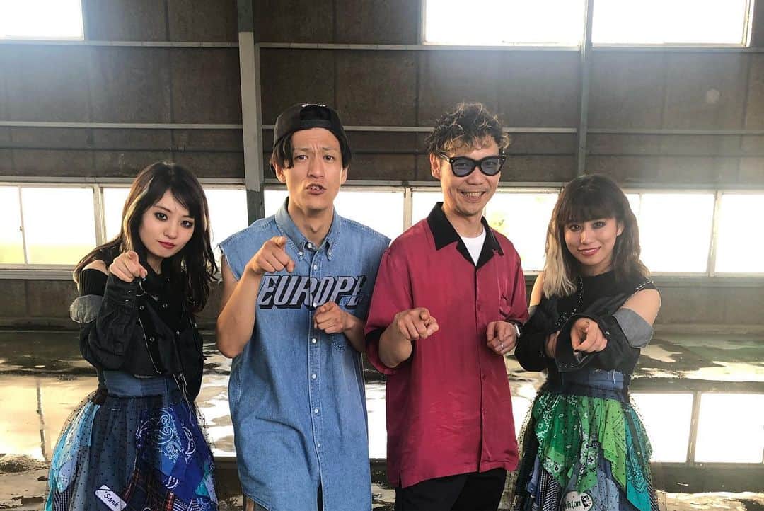 Bunta さんのインスタグラム写真 - (Bunta Instagram)「この夏"TEAM SHACHI"でドラム叩いてきます^_^♨️🥁♨️ アイドルからロックファンまで唸らせられるように特訓中だから、皆さんお楽しみに🔥🔥🔥 I’ll be playing with “TEAM SHACHI” at a few Summer Festivals!! I’m so excited because I really want to play and support as many genres as possible!  #teamshachi #teamshachiと書いてシャチと読みます #drumlife #drumforhappy」6月28日 12時06分 - buntatf